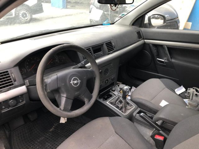 bdbdb7d7-db5a-449a-8f98-25e5ef15577e